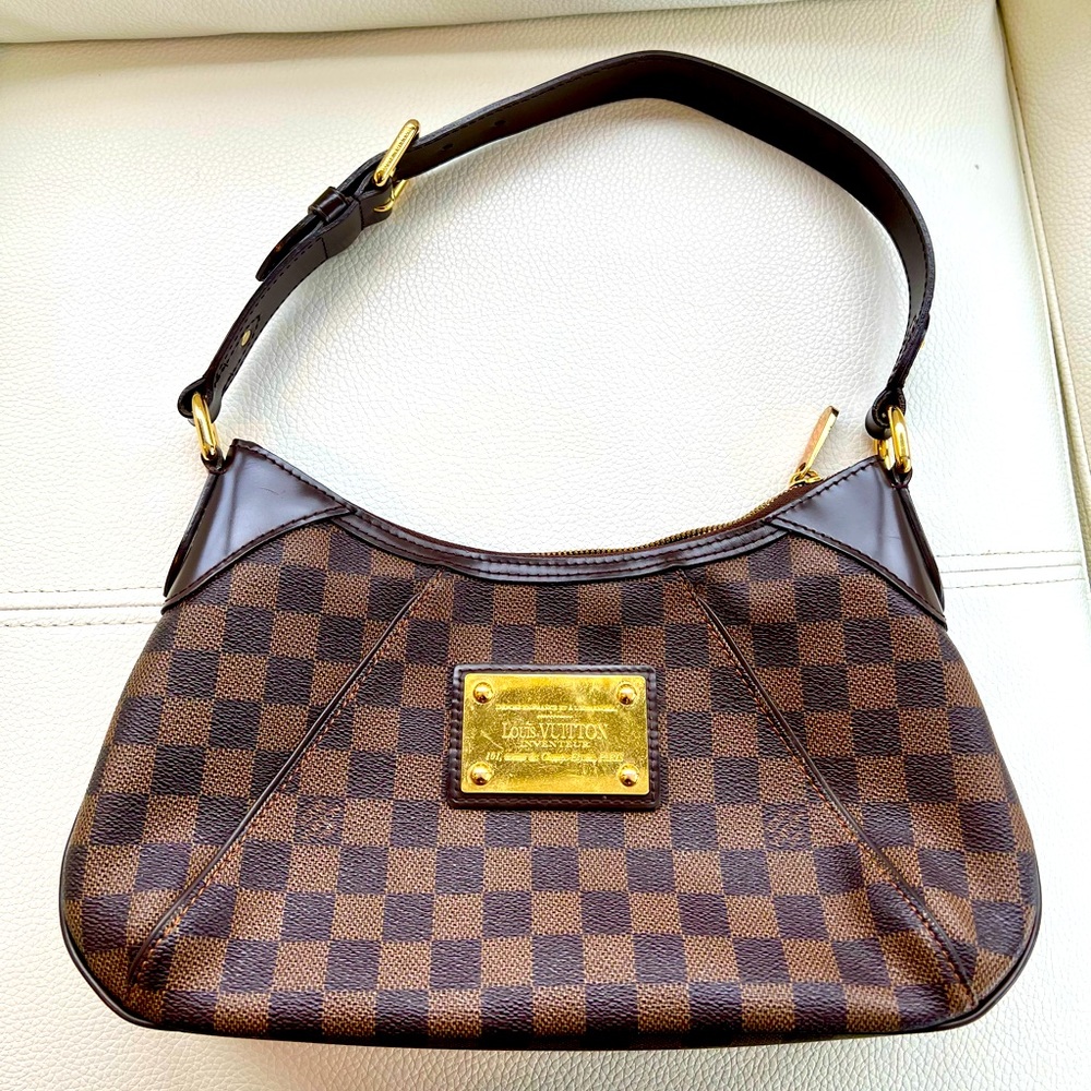 AUTHENTIC LOUIS VUITTON GOLD DAMIER EBENE THAMES